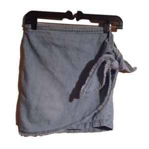 Billabong lightwash denim wrap skirt. Size 6. Supercute for Summer!!